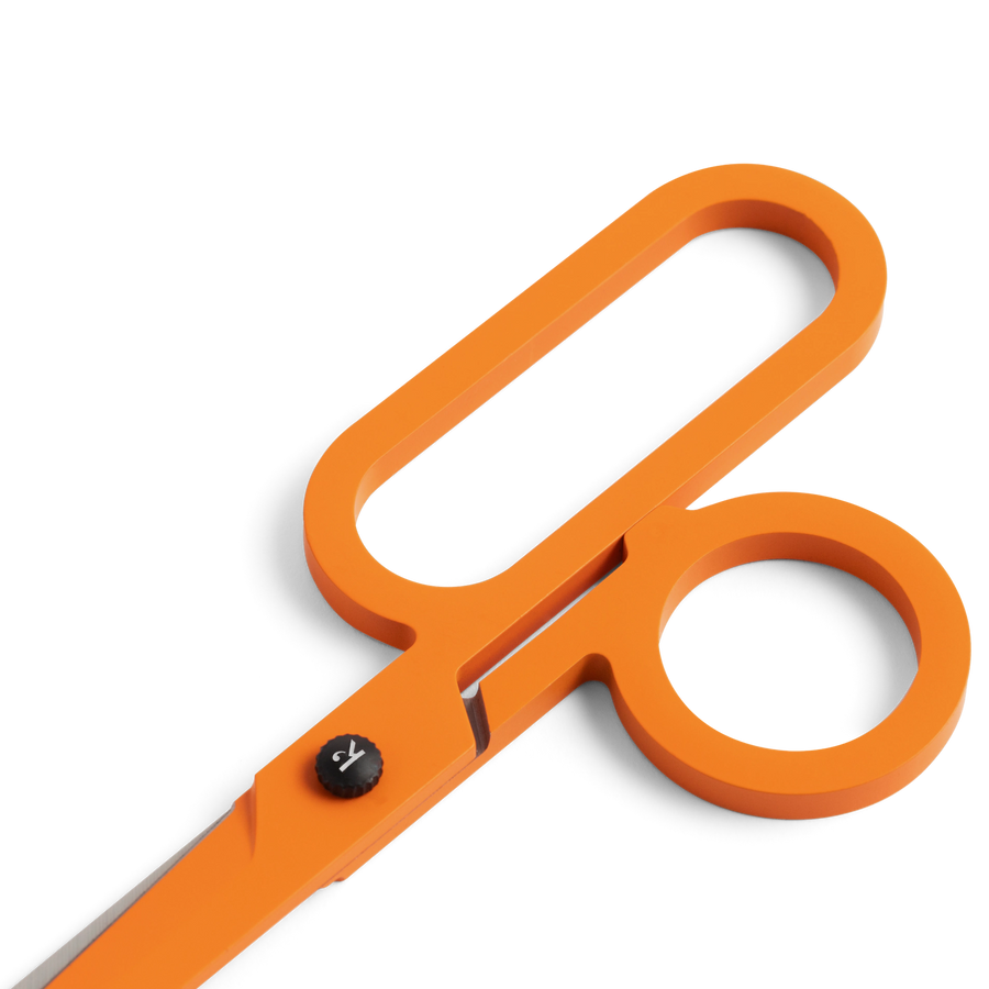 karst-goods-scissors-orange-2.webp